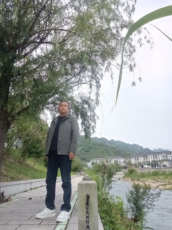 飞雪飘零的第一张照片--丽水上门女婿服务网